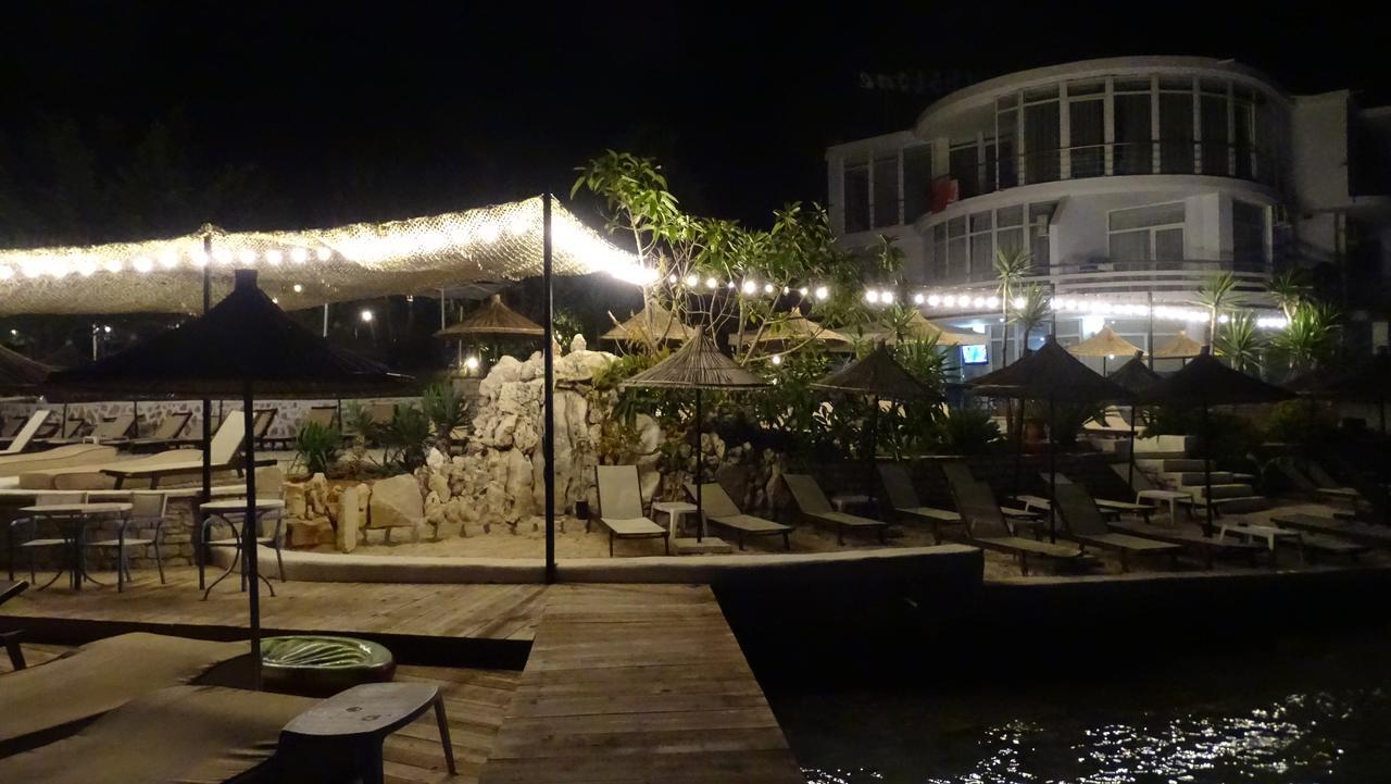 Abalone Hotel